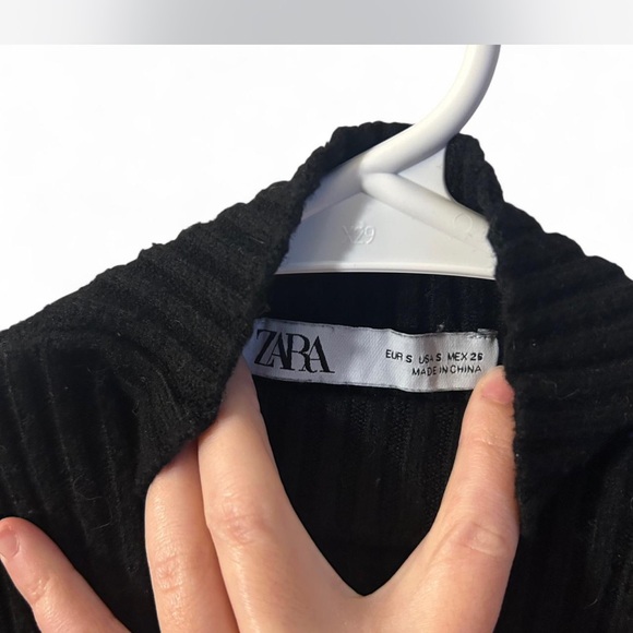 Zara Black Ribbed Knit Top Women’s Size Small - Picture 2 of 3